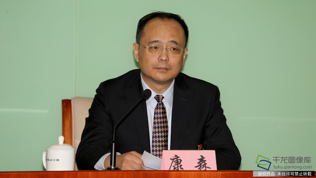 中共北京市委农村工作委员会副书记、市委农工委、市农委新闻发言人康森。