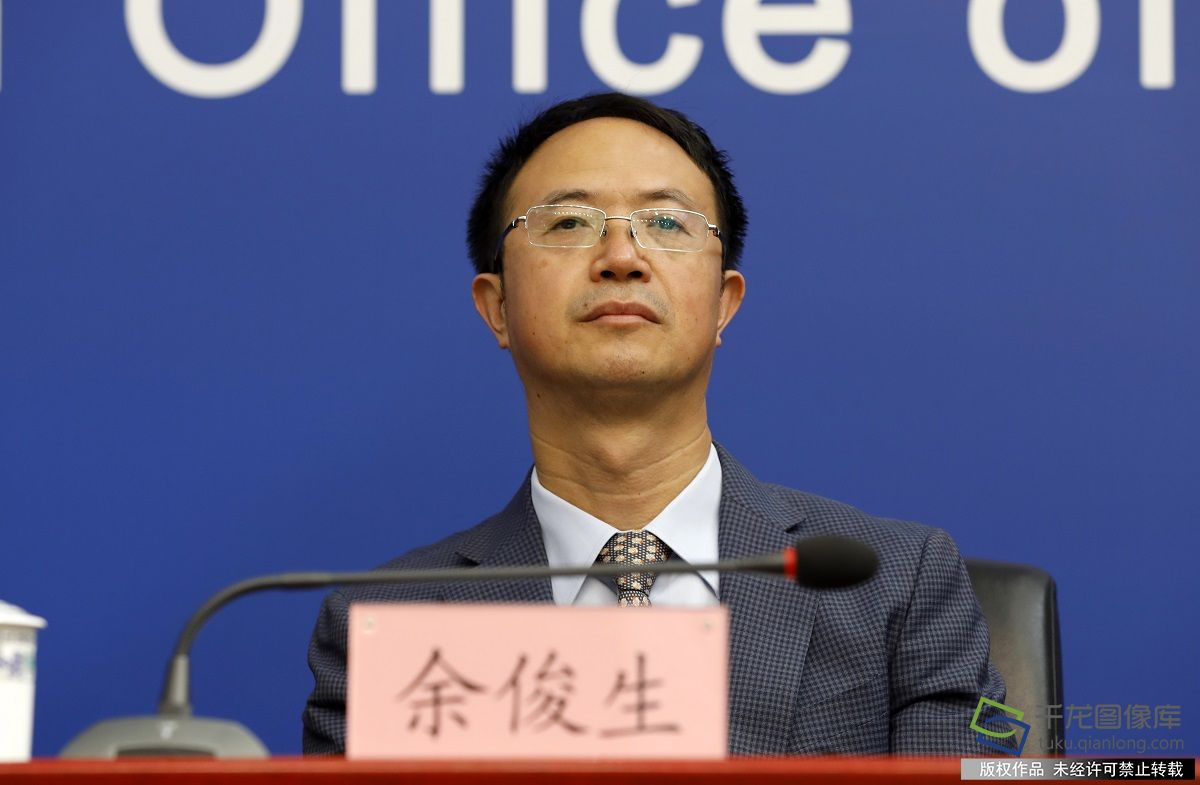 8月21日，北京市召开《关于推进文化创意产业创新发展的意见》政策解读新闻发布会。图为中共北京市委副秘书长余俊生。千龙网发