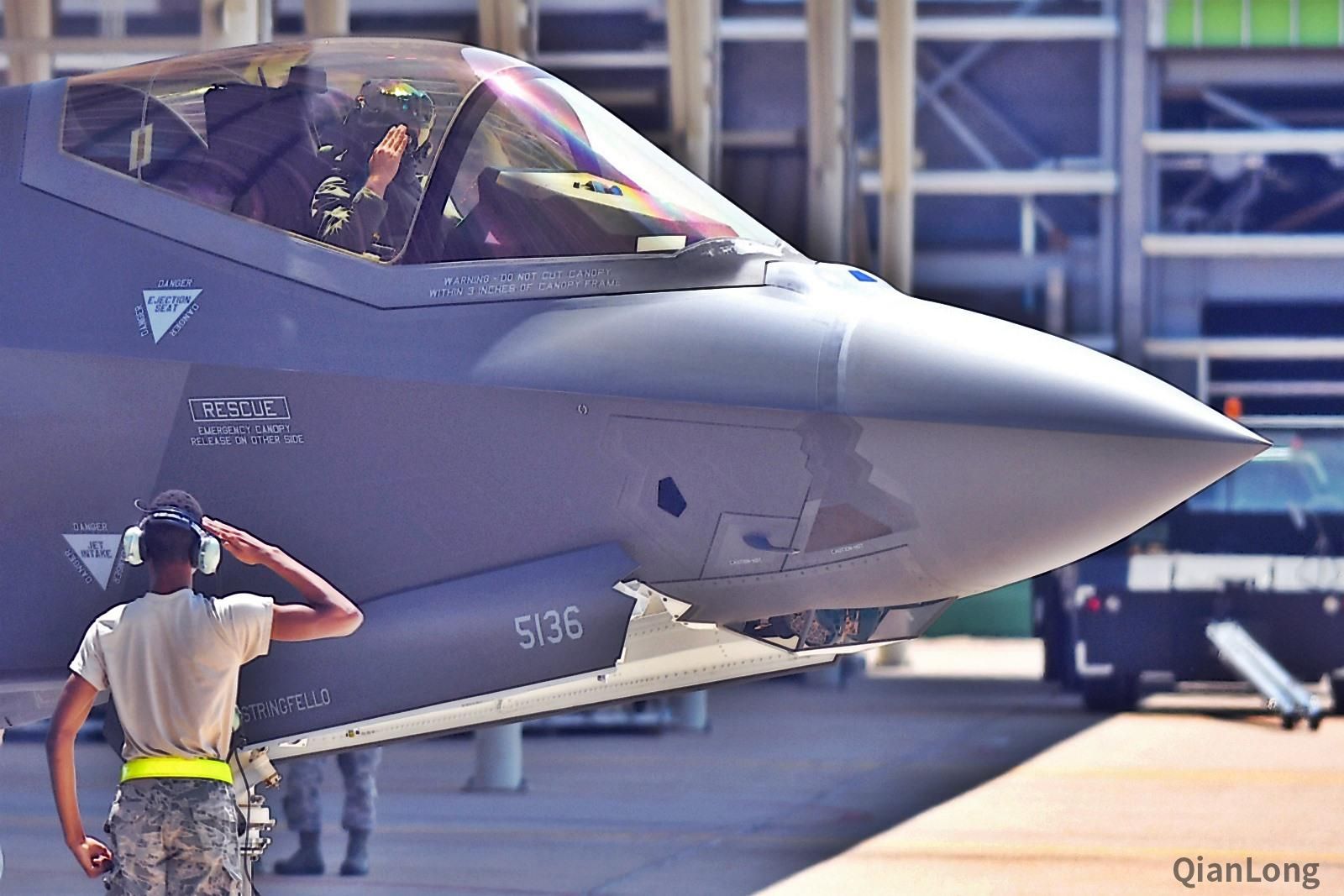 准备起飞的洛克希德·马丁f-35a"闪电"Ⅱ战斗机(lockheed martin f-35