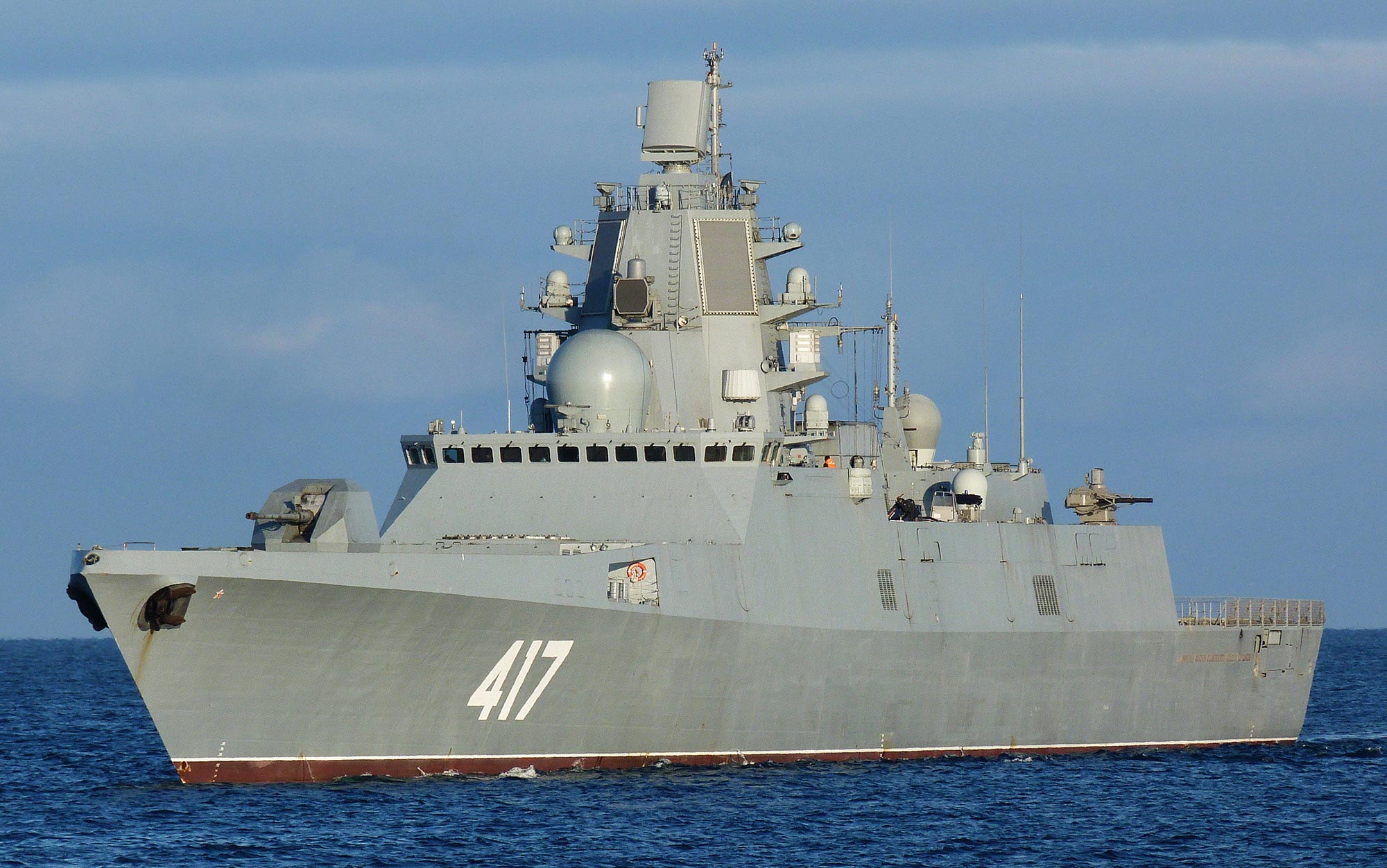 图为俄媒报道的俄罗斯海军22350型"戈尔什科夫海军元帅"级隐形护卫舰