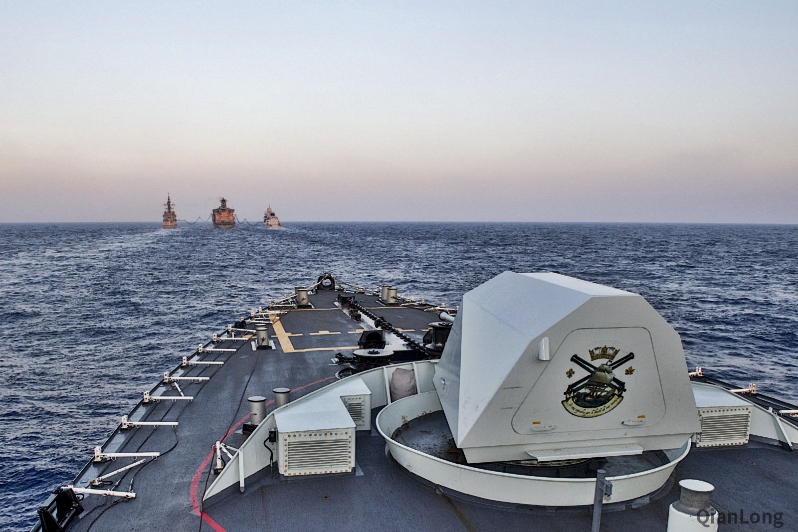 加拿大荷兰和西班牙海军联合巡航美军补给舰全程跟随4