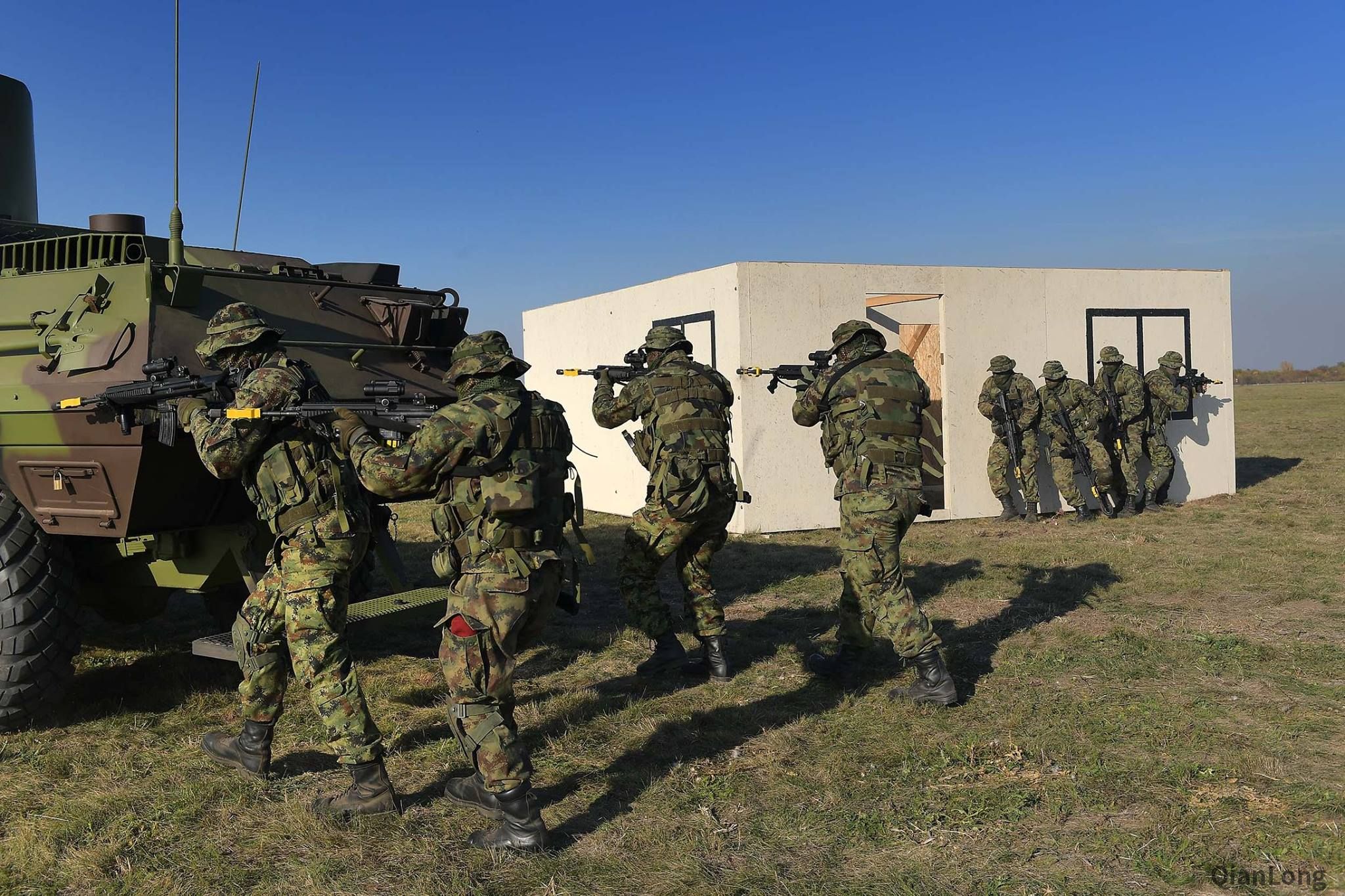 塞尔维亚举行反恐演习多支特种部队表现抢眼8