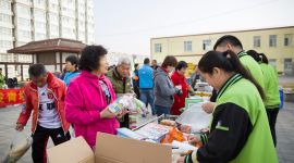 为民服务“零距离” 北京大瓦窑社区将“便民蔬菜直通车”开到家门口