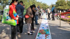 北京东城魏家社区举办长卷绘画展活动