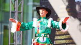 秋水斜阳歌唱祖国 “三里屯好声音”唱响北京三里屯