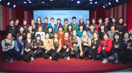 中韩50余名妇女代表走进北京西城比拼插花技艺