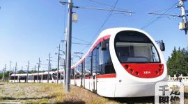 北京红叶观赏期 “最美西郊线”运客135万