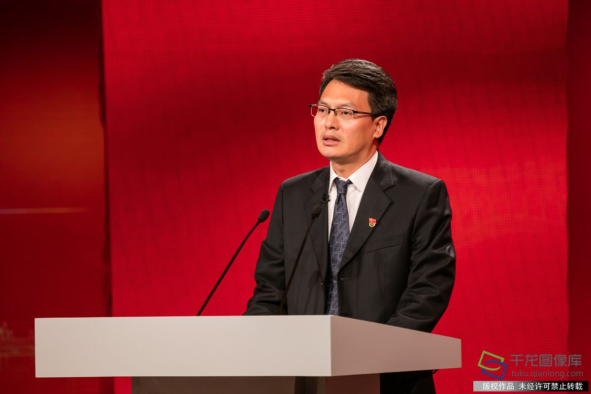 为隆重庆祝改革开放40周年，由北京市委宣传部、市直机关工委、市委教育工委、市委讲师团主办，千龙网、宣讲家网、北京新媒体集团承办的 “将改革开放进行到底”系列论坛第三场，于11月29日上午9时在北京电视台演播大厅举办。图为中共北京市委组织部副部长张彤军（图片来源：tuku.qianlong.com）。千龙网记者 宋鹏飞摄