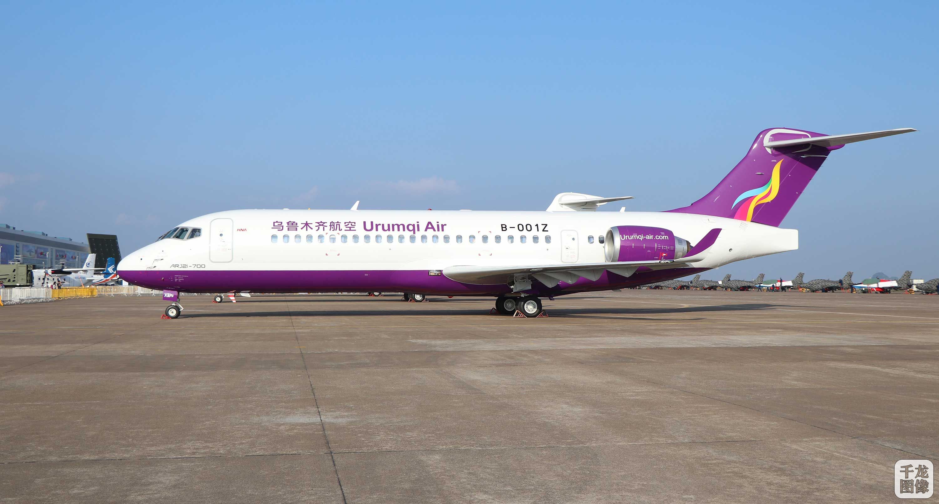 中国商飞集团亮相珠海航展cr929远程宽体客机展出新版涂装3