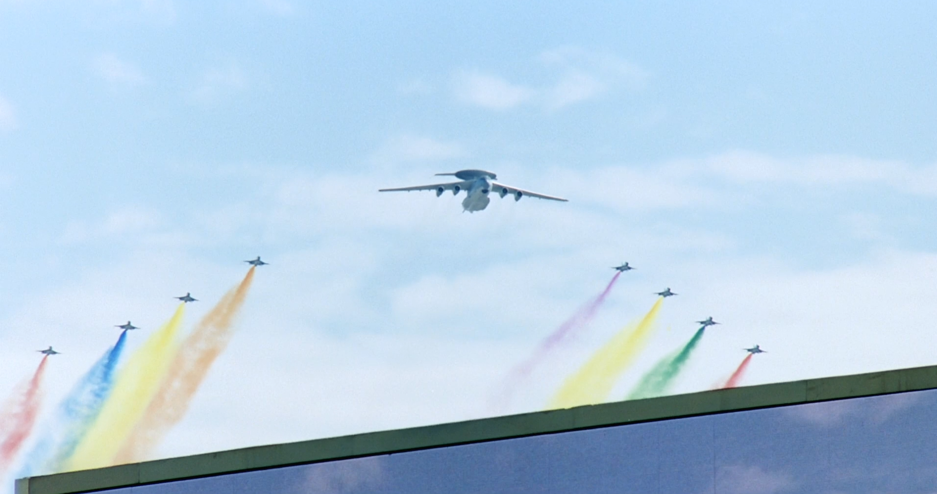 (视频截图)(拖拽本图可查看大图)