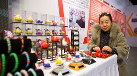 “幸福号列车”带市民穿越北京市残疾人事业30年