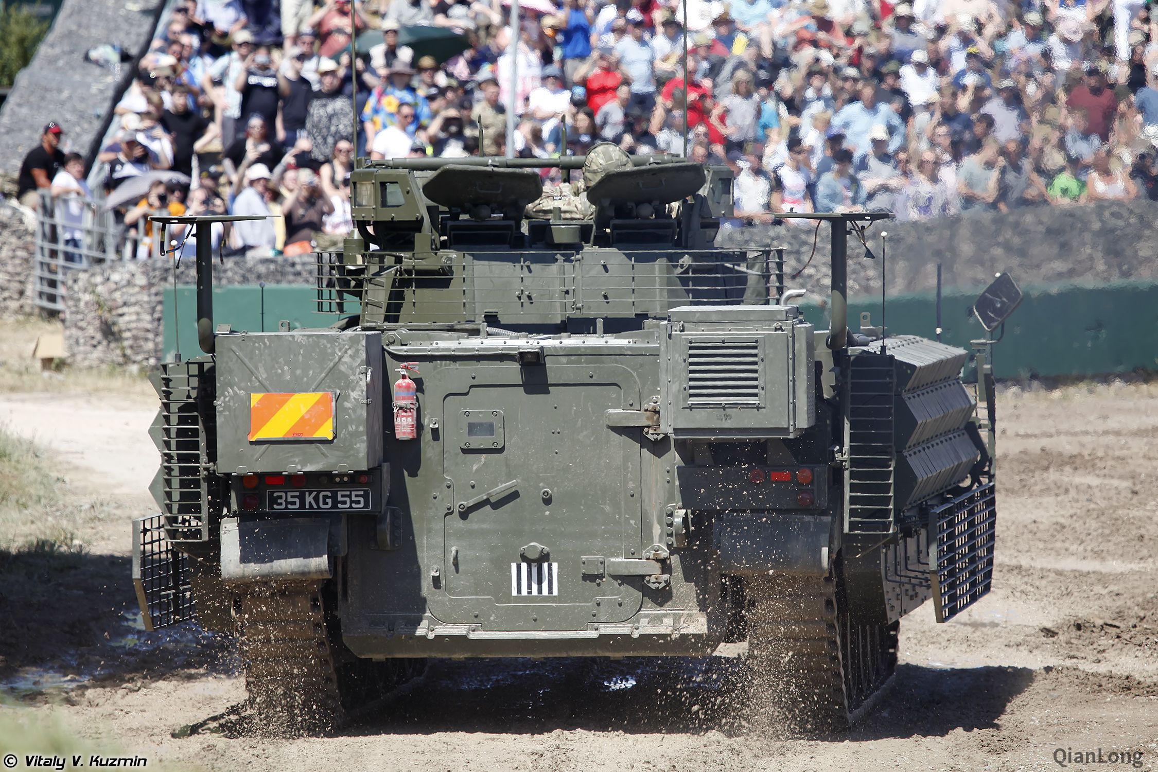 英国坦克博物馆举行tanffest活动武士步兵战车外挂不少零碎4