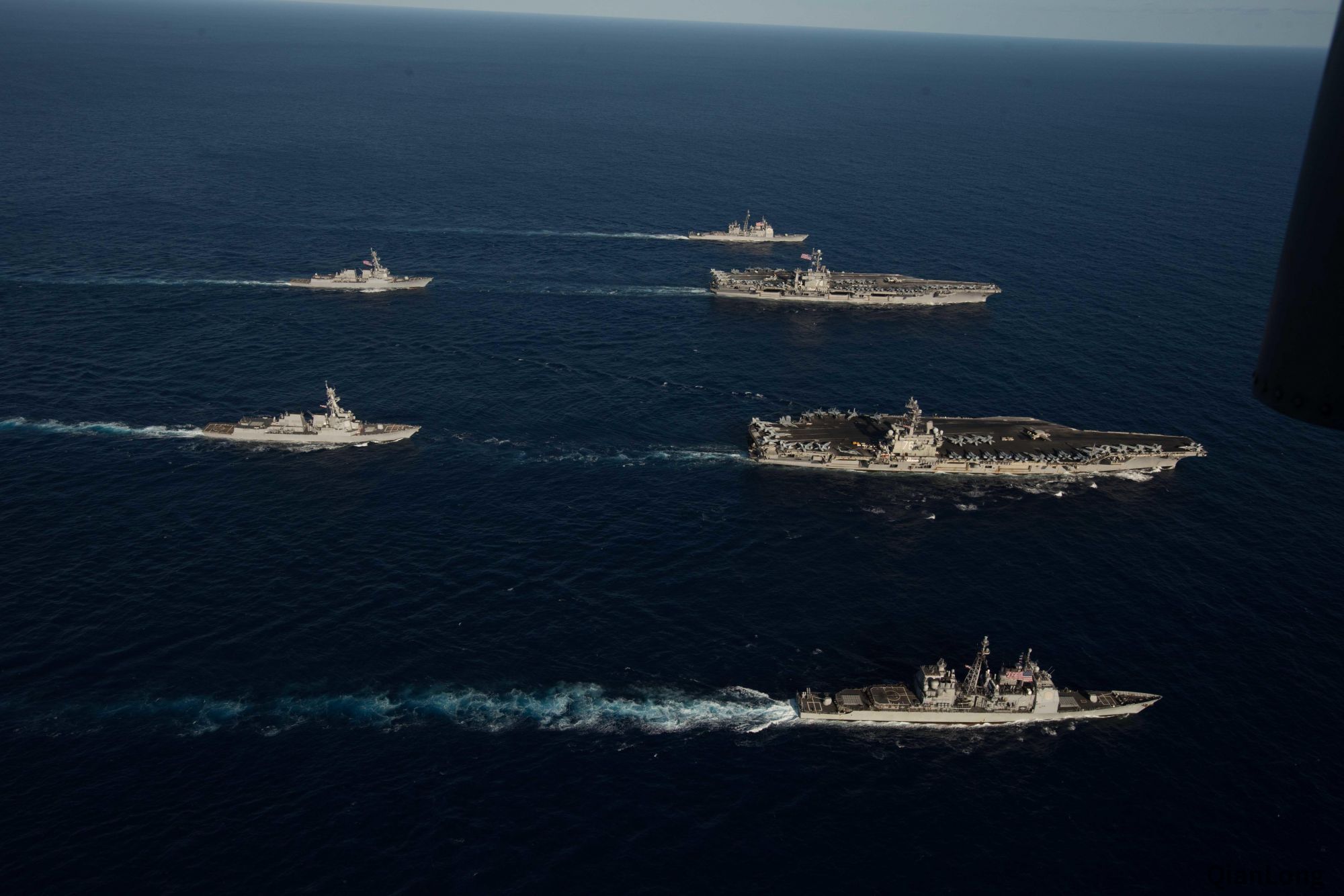 美军双航母舰艇编队在菲律宾海演习约翰c斯坦尼斯号航母成为主角2