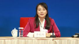 李妮娜委员：制冰师也是“工匠”应提高待遇