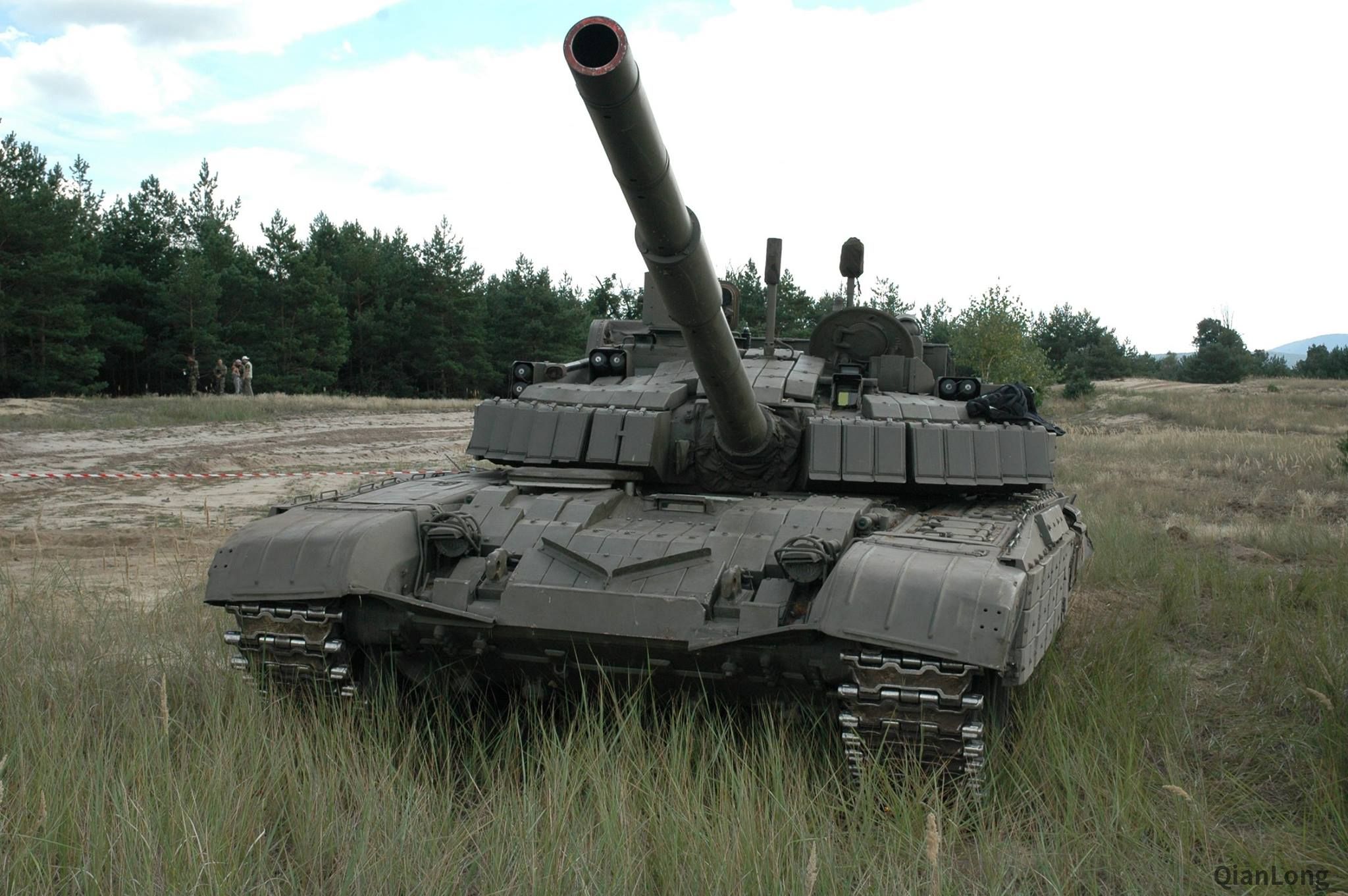 t72m2改进型坦克亮相升级之后依然弱点多多