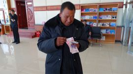 北京怀柔法院现场为打工者发还“血汗钱”