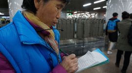 北京春运首日|北京西站志愿者大妈的春运服务笔记