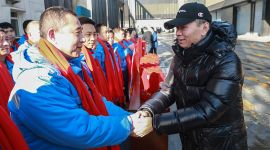 北京稻香村、千龙网新春给北京环卫集团工人送温暖