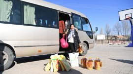 来自首都的支援合作|北京通州上营村备专车送内蒙古帮扶村民返乡