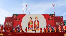 吃糖瓜逛非遗 第三届北京顺义张镇灶王文化节滑雪场里开幕