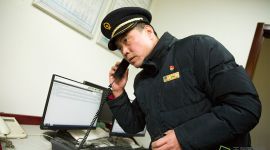 2019新春走基层|北京东站值班员金静除夕终于能回家过年了