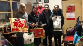 北京马家堡街道为社区困难家庭送去年货