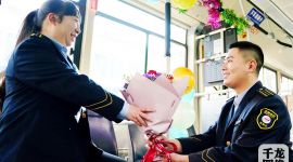 最深情的告白！北京公交小夫妻800天岗位相伴