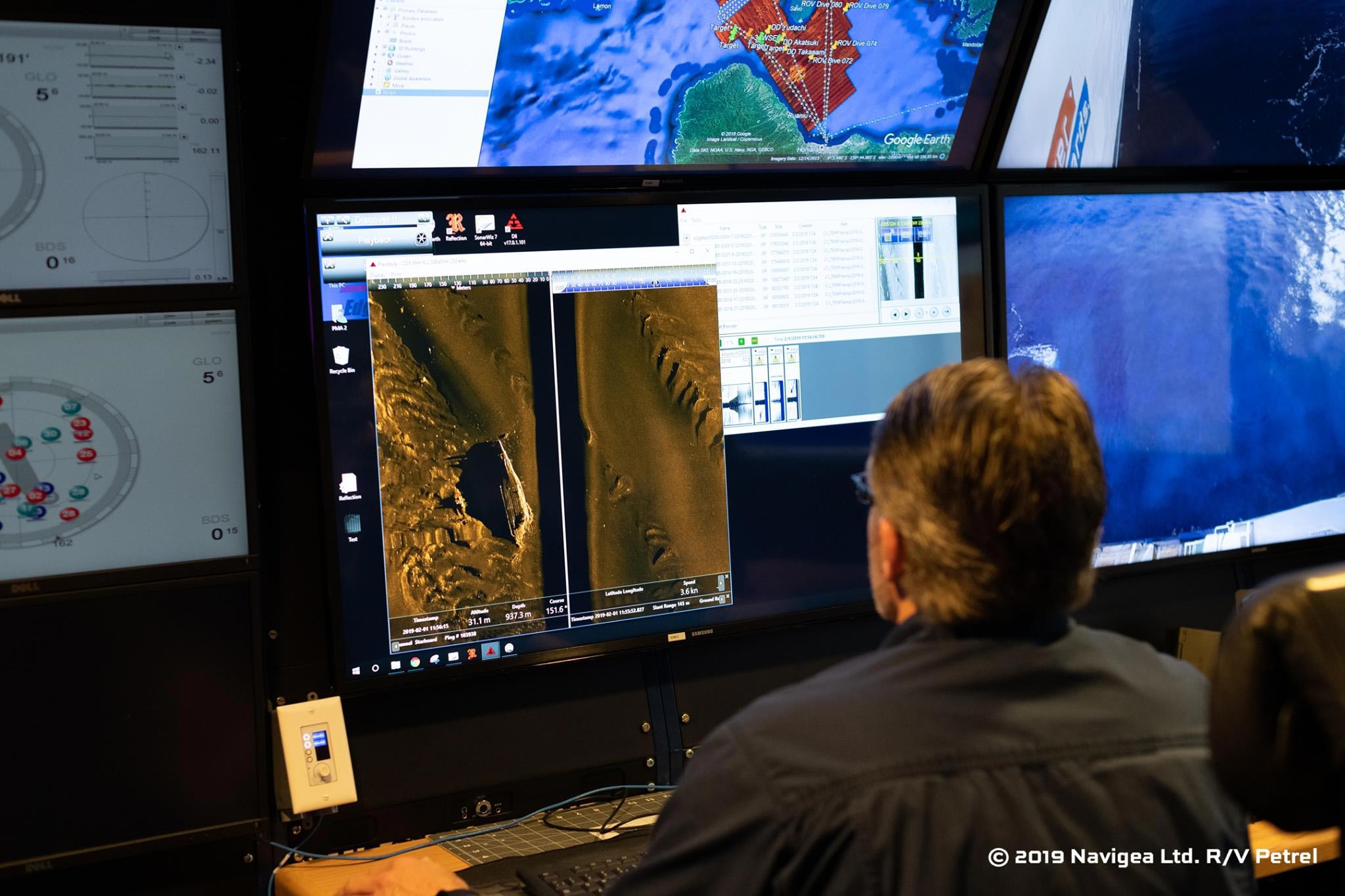 图为"海燕号"(petrel)研究船的操作人员罗布·卡夫(rob-kraft)正在