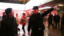 首都公安民警全力投入春运安保工作