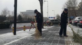 北京大屯街道城管重拳出击整治占道经营