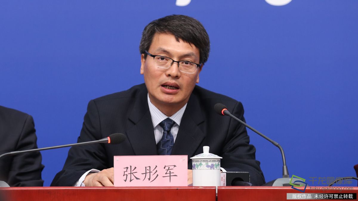 中共北京市委组织部副部长、新闻发言人张彤军答记者问。
