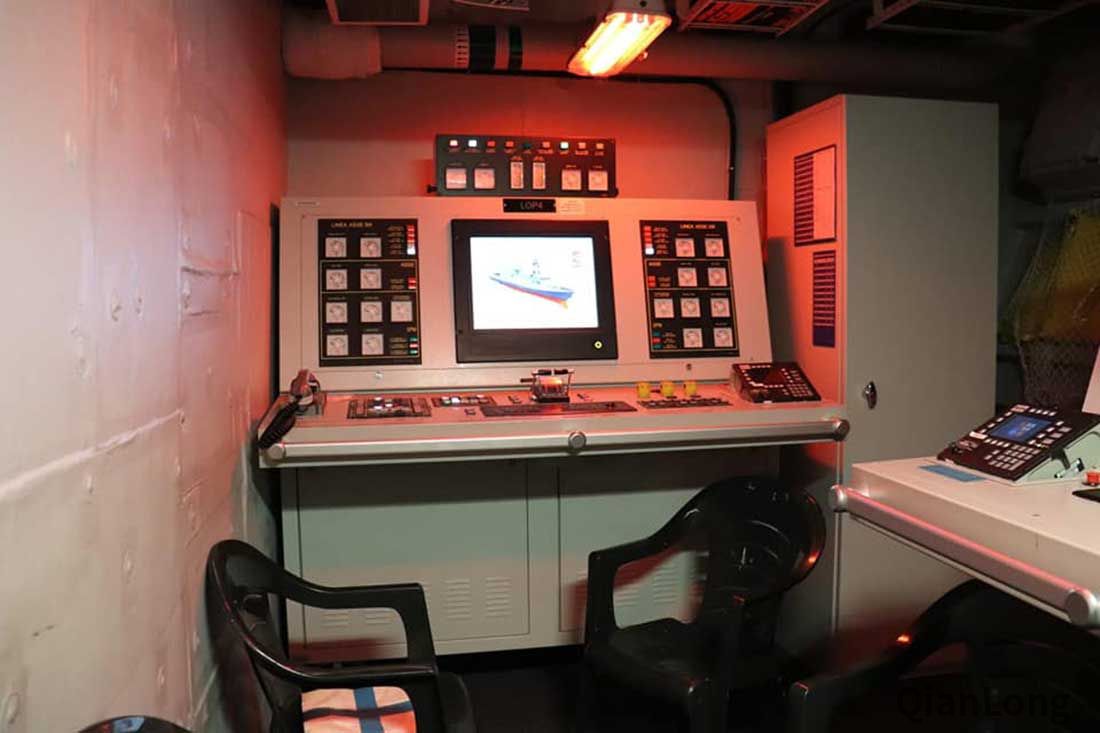 意大利"阿尔比诺"号导弹护卫舰内部写真 管线设备随处可见(5)