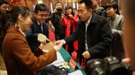 北京代表团代表抵达驻地报到