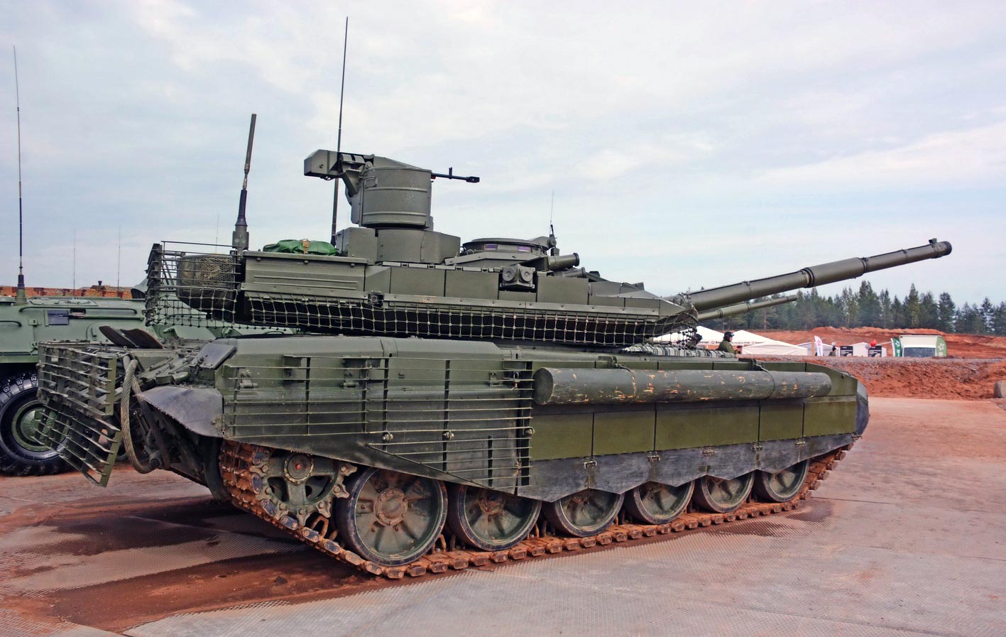 图为俄媒报道的俄陆军t-90m突破-3(breakthrough-3)主战坦克(俄语:Т