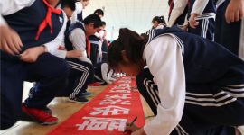 北京开展近视防控进校园：近一半小学生视力不良