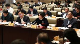 从谈立法到话监督 全国人大北京代表团审议全国人大常委会工作报告