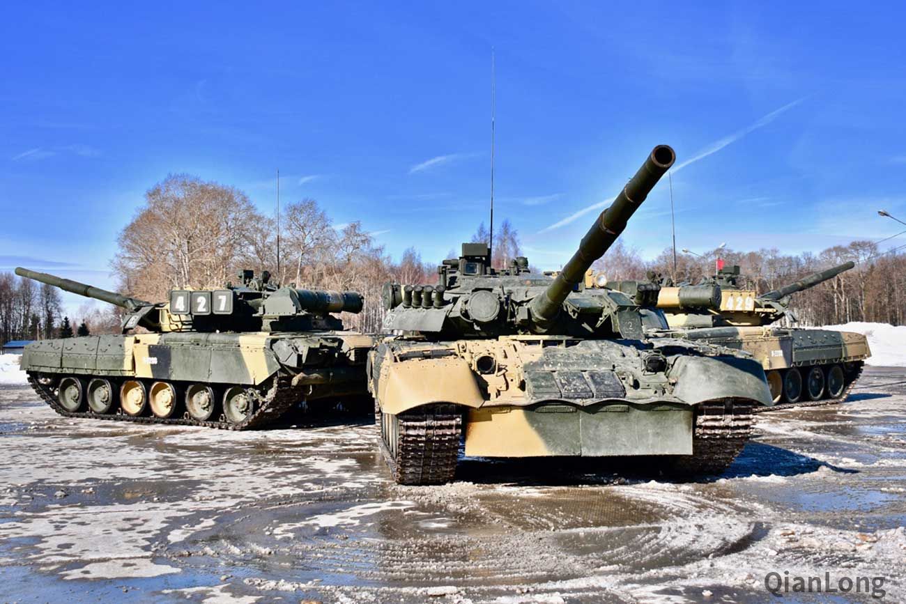 俄罗斯西部军区庆祝国际妇女节多辆坦克街头表演坦克芭蕾