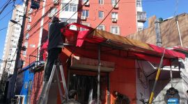 北京朝阳双井城管队“接诉即办”解决群众难题