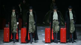 胡社光“时尚娘子军”亮相中国国际时装周