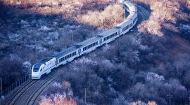 北京图见|邂逅居庸关，花海和列车“都挺好”