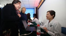 中医专家走进社区开启“健康大讲堂”