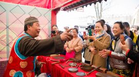 北京东花市街道举行第十二届蟠桃宫庙会