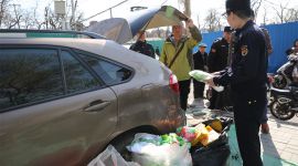 我们的节日·清明|北京东城城管查处无照售卖冥币、元宝行为