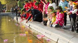 我们的节日·清明|诵经典 放河灯 北京东直门街道居民践行文明祭祀