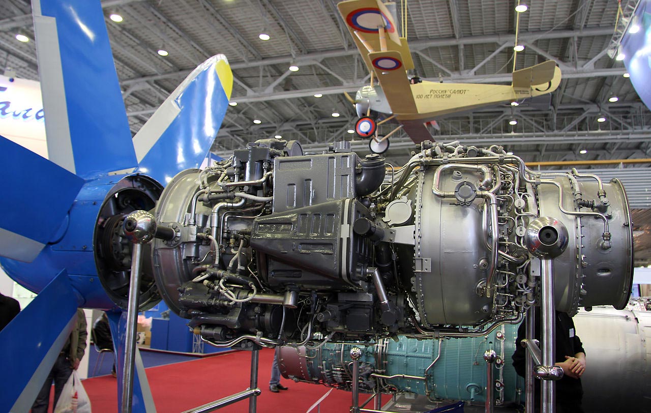 两台俄媒报道的由克里莫夫公司研制的改进型tv7-117st涡桨发动机,功率