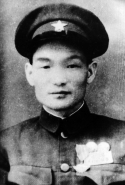 汤景仲:文武兼备指挥员