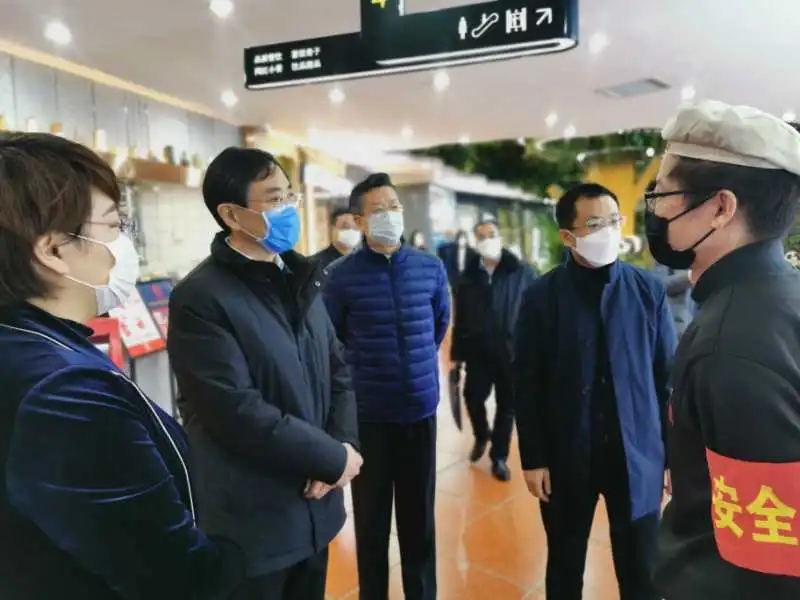 在位于石景山区的喜隆多新国际购物中心,林抚生和市政协经济委员会