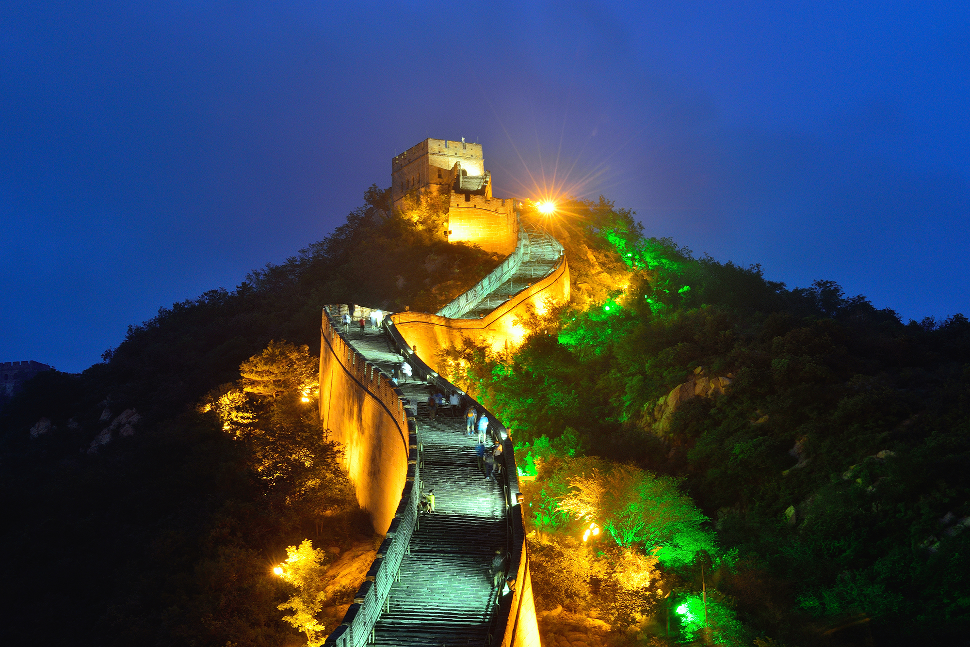 远山青黛,近树婆娑怎一个美字了得夜游八达岭举办"好汉杯"八达岭长城