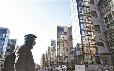 北京朝阳一社区45栋住宅楼装电梯6000余居民享便利