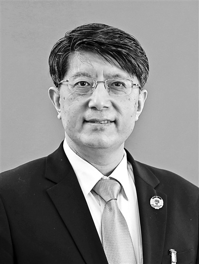 本版撰文/本报记者 蒋若静 李泽伟 武文娟张建枢:北京市控烟协会这些